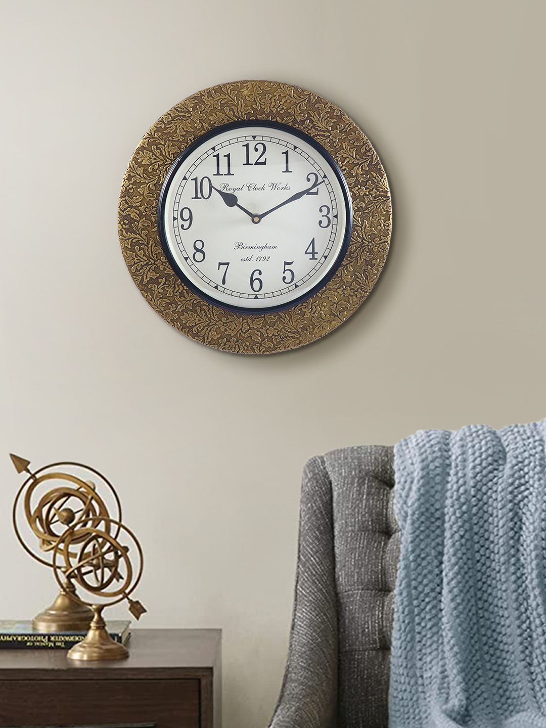 Aapno Rajasthan Gold-Toned Textured Round Analogue Wall Clock-picture-21