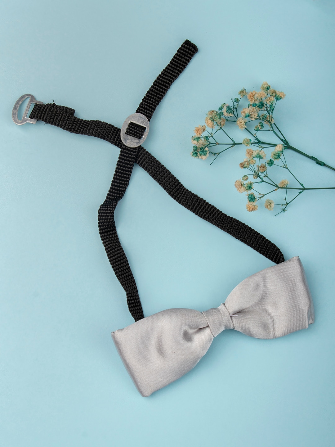 Arendelle Boys Silver-Toned & Black Bow Tie