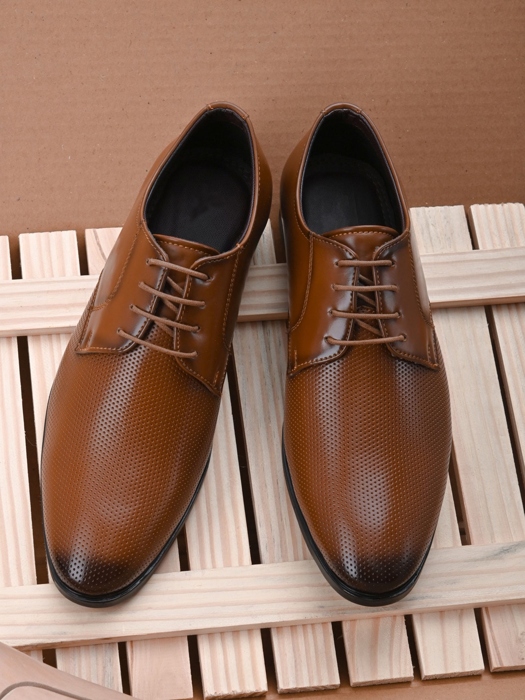INVICTUS Men Tan Brown Textured Formal Derbys Shoes