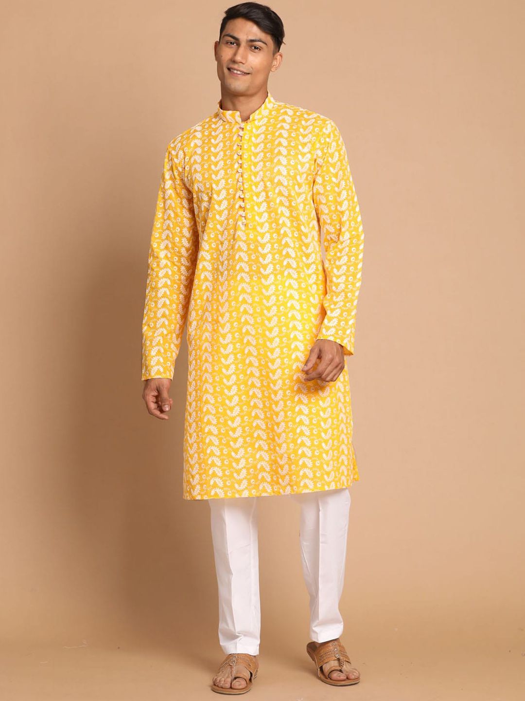 VASTRAMAY Men Orange Ethnic Motifs Embroidered Chikankari Pure Cotton Kurta with Pyjamas-picture-14