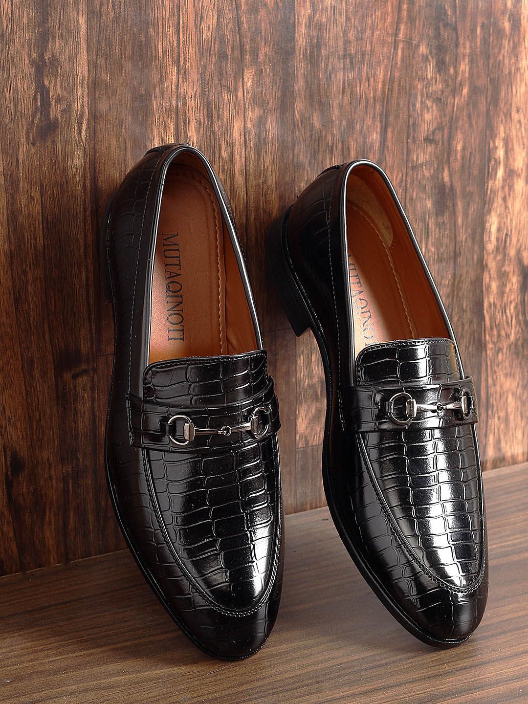MUTAQINOTI Men Black Textured Formal Loafers