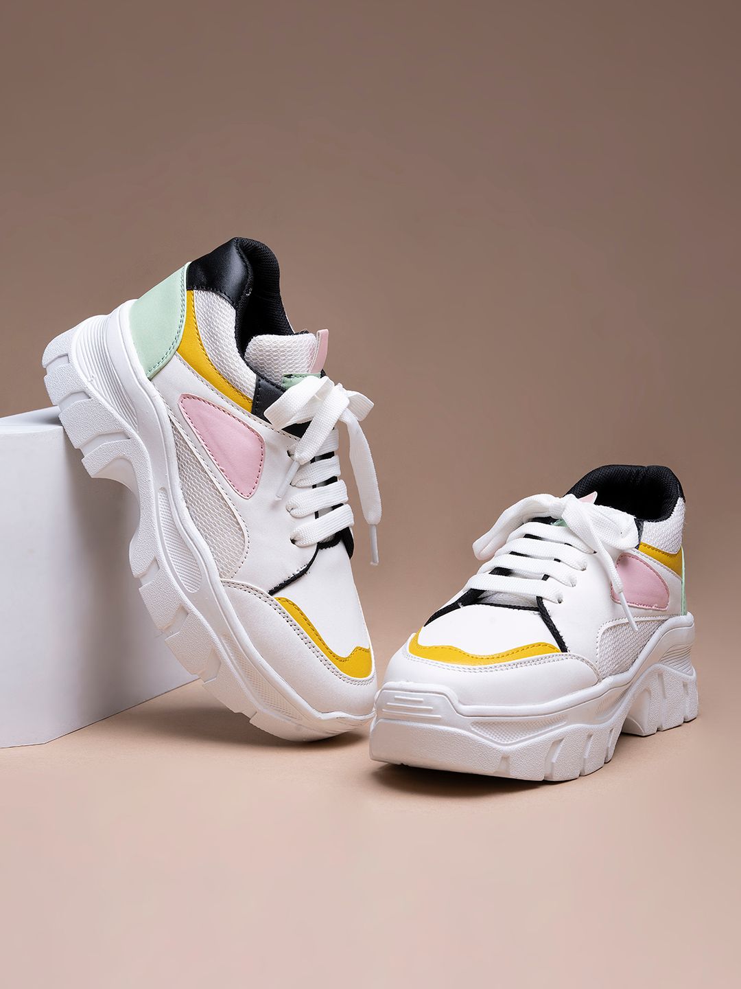 Shoetopia Girls White Colourblocked Lightweight Sneakers-picture-18