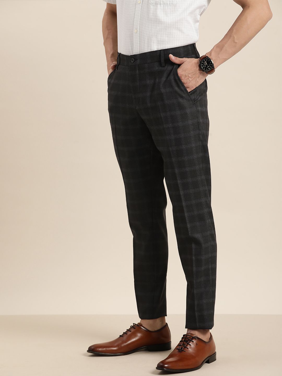 INVICTUS Men Charcoal Grey Checked Slim Fit Crop Trousers