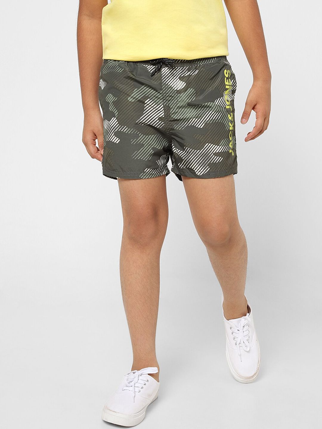Jack & Jones Boys Green Camouflage Printed Slim Fit Low-Rise Cotton Shorts-picture-21