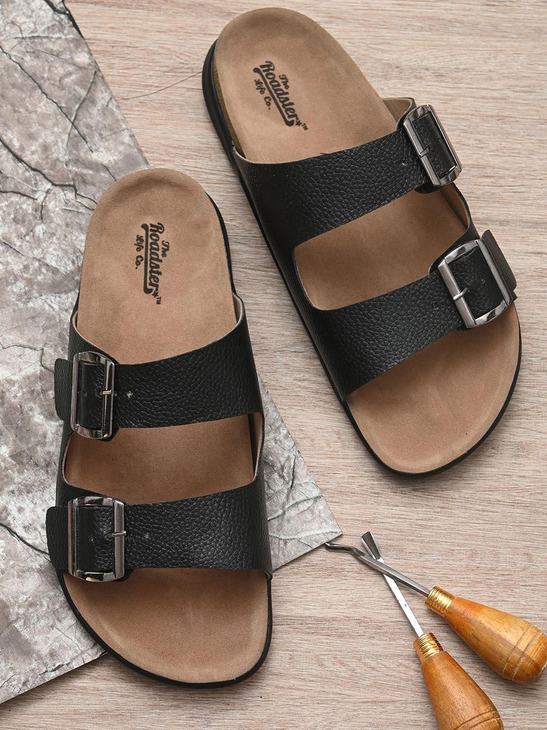 Roadster 2025 black sandals