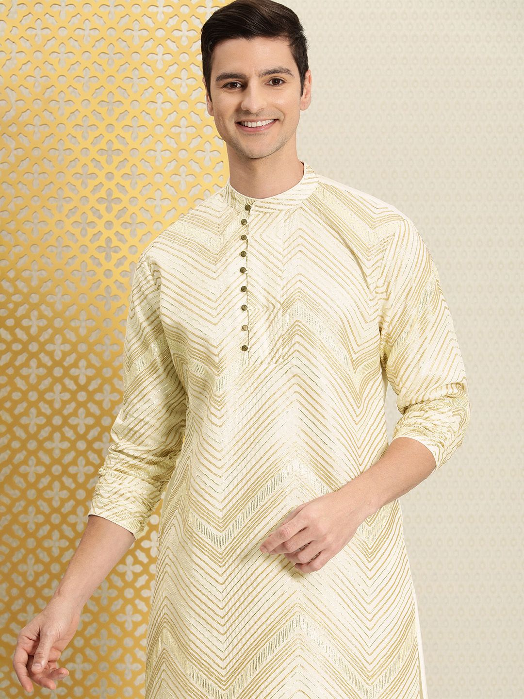 House of Pataudi Men White & Gold-Toned Chevron Embroidered Gotta Patti Jashn Kurta