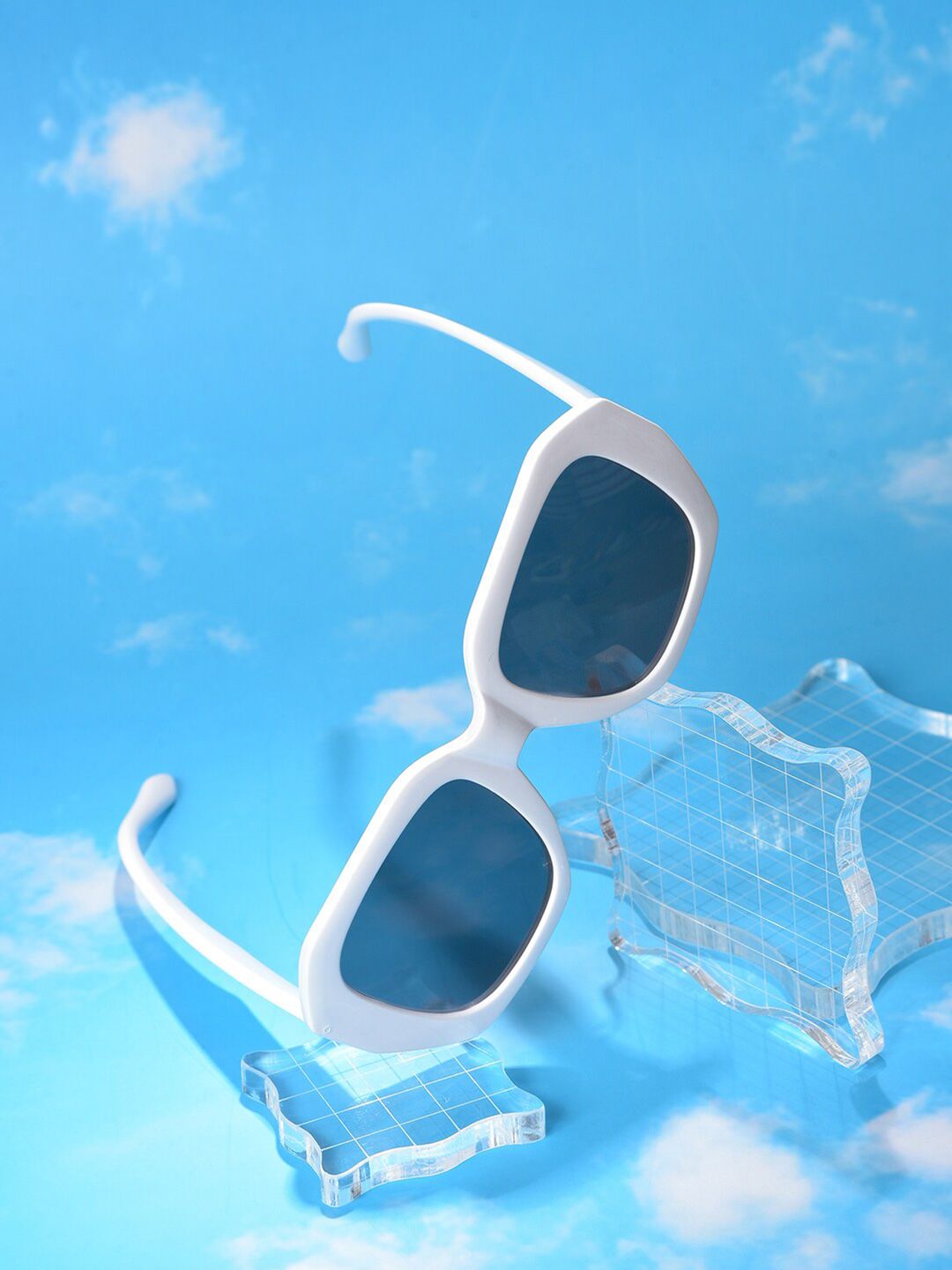 HAUTE SAUCE by Campus Sutra Women Black Lens & White Wayfarer Sunglasses with Polarised Lens-image-30