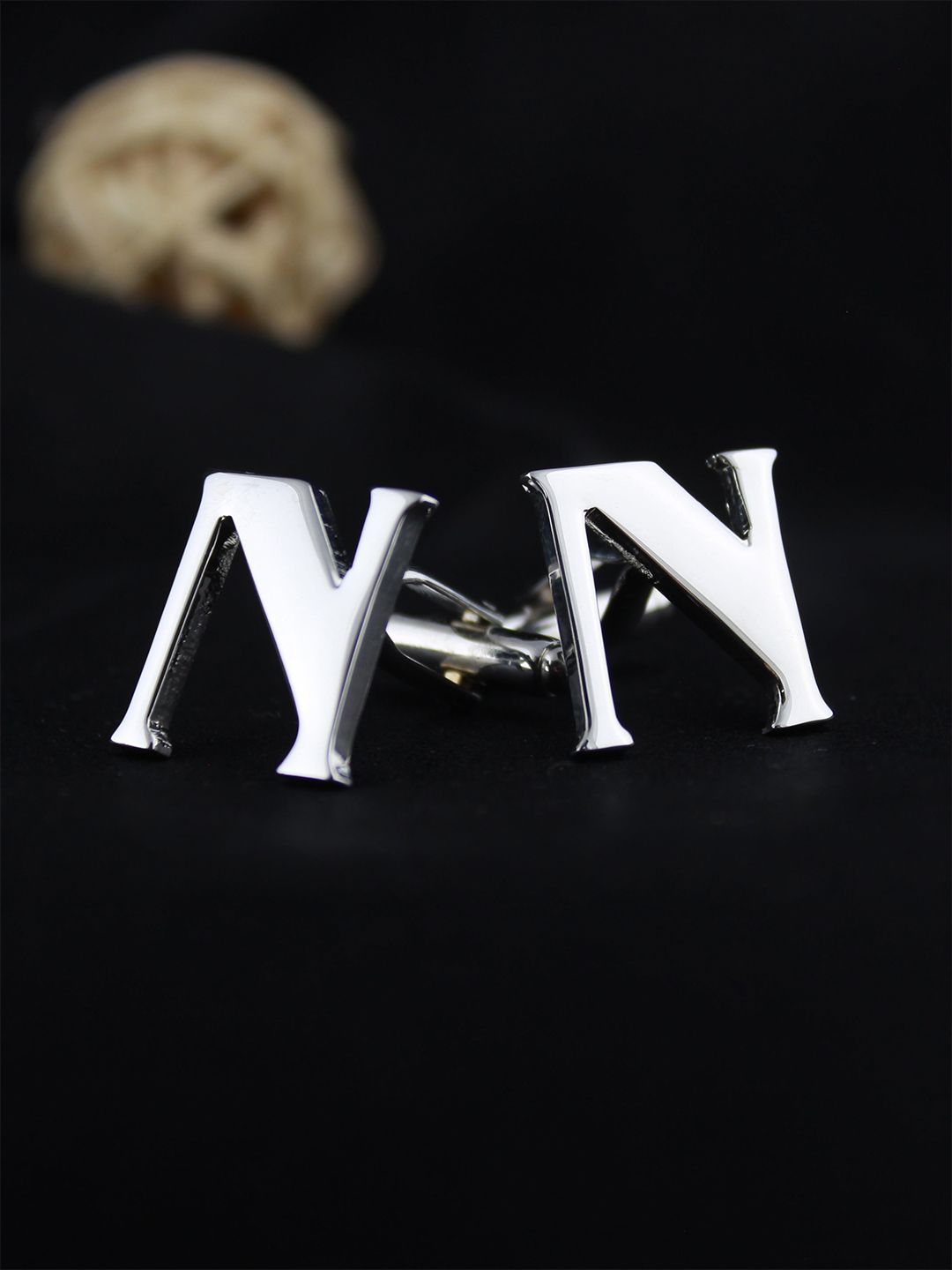 PELUCHE Silver-Toned Alphabet Cufflink-picture-17
