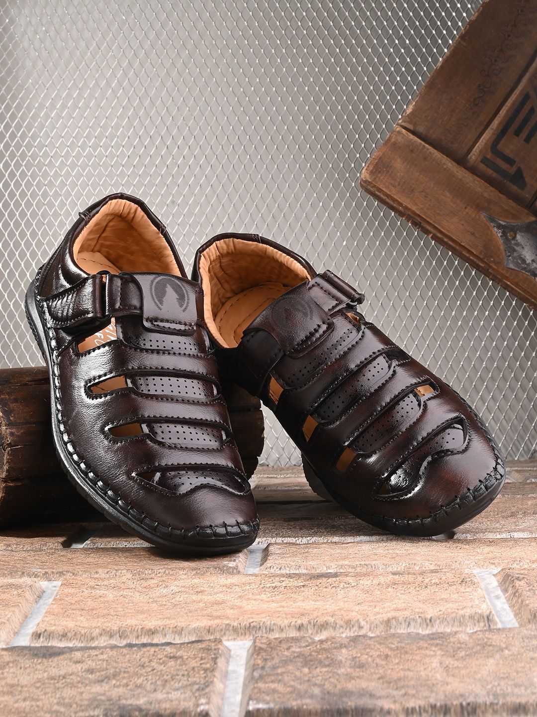 Rising Wolf Men Brown & Tan Shoe-Style Sandals-image-6