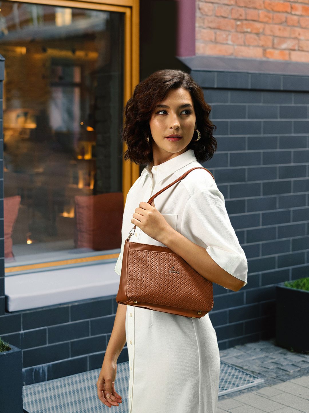 Baggit Women's Sling Bag (BROWN) : : Fashion