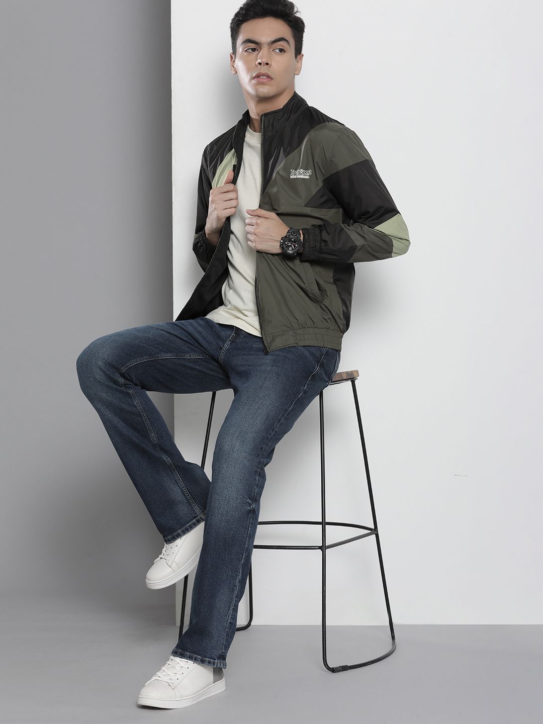 Buy The Indian Garage Co Men Olive Green & Black Colourblocked