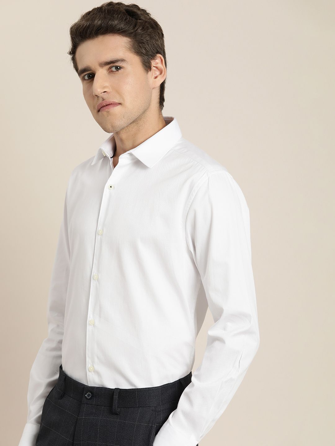 INVICTUS Men White Solid Slim Fit Pure Cotton Formal Shirt