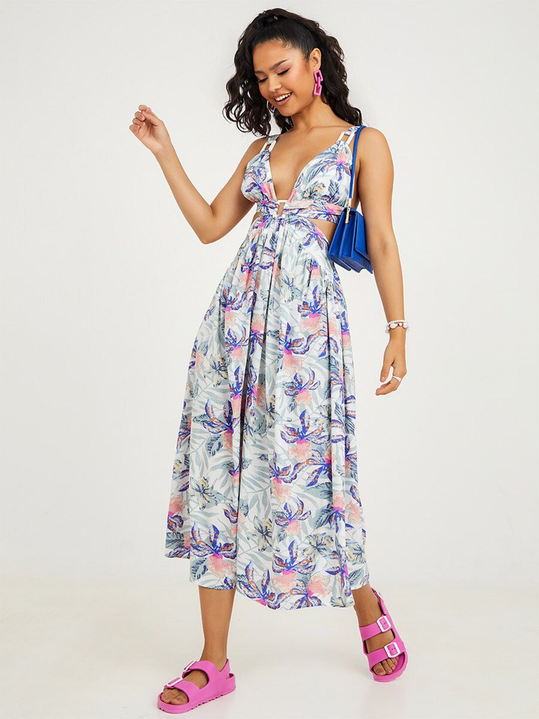 Styli White & Blue Plunge Neck Floral Print Midi Dress with Open Back-picture-12
