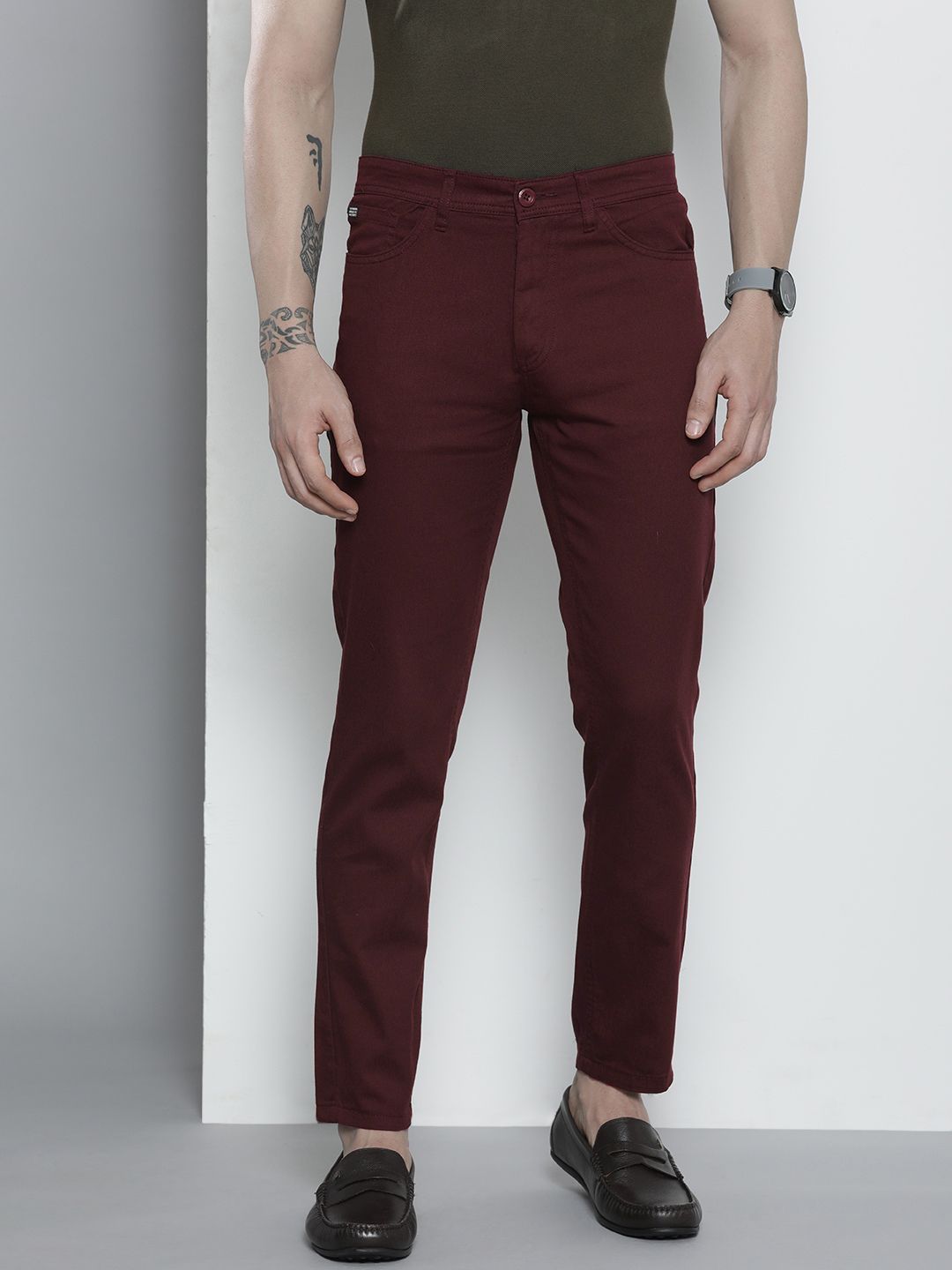 The Indian Garage Co Men Burgundy Solid Chinos Trousers