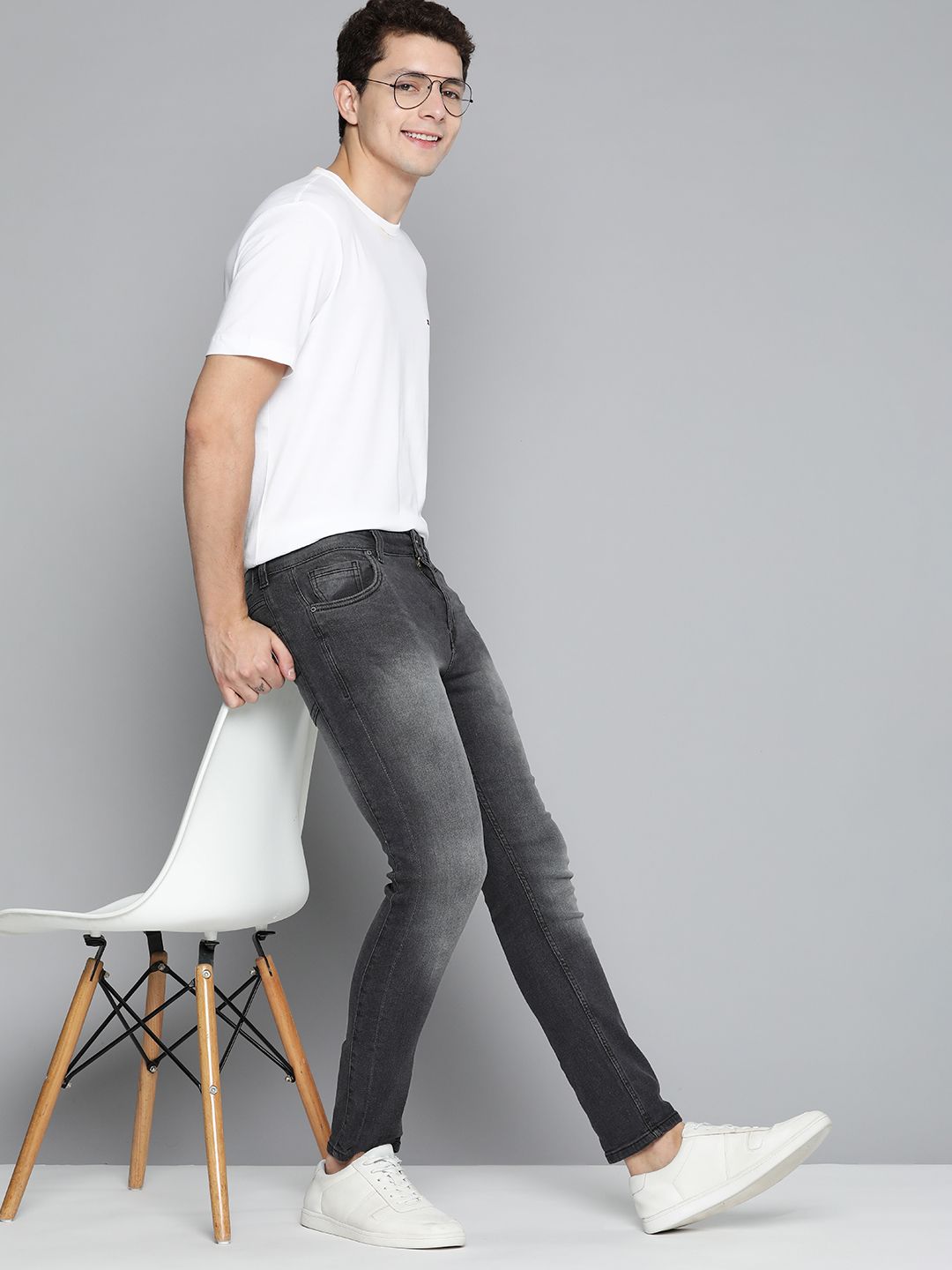 Mast & Harbour Men Black Skinny Fit Light Fade Stretchable Jeans