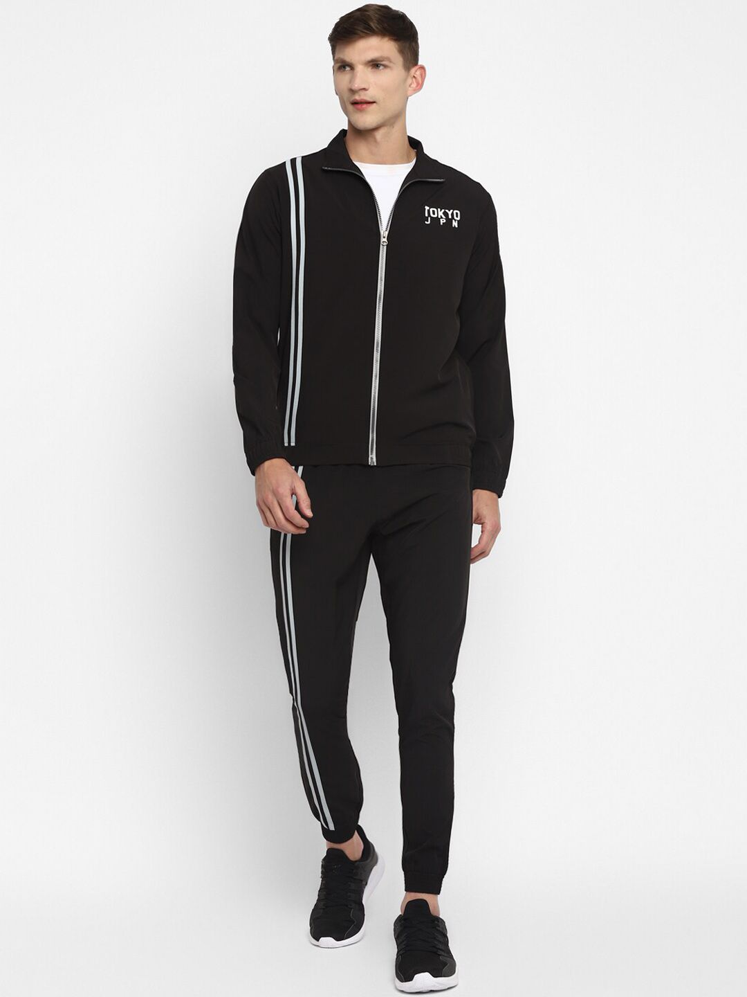 Yuuki Men Black Solid Sport Essentials Mock Collar Track Suit-image-5