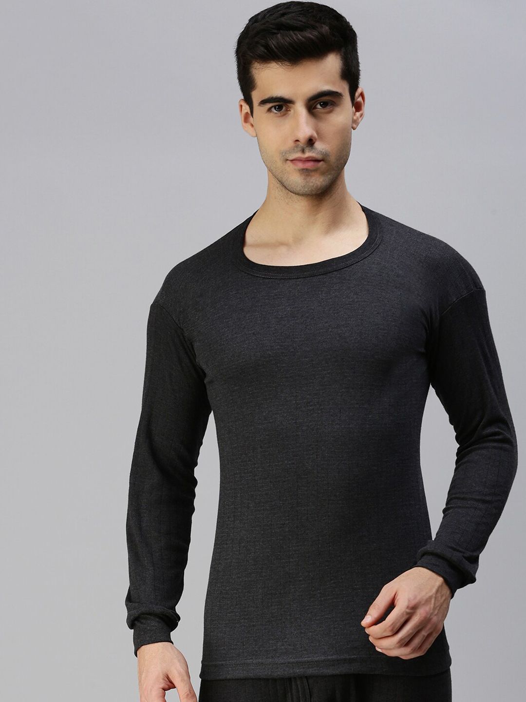 LUX PARKER Men Black Solid Cotton  Thermal Top-picture-10