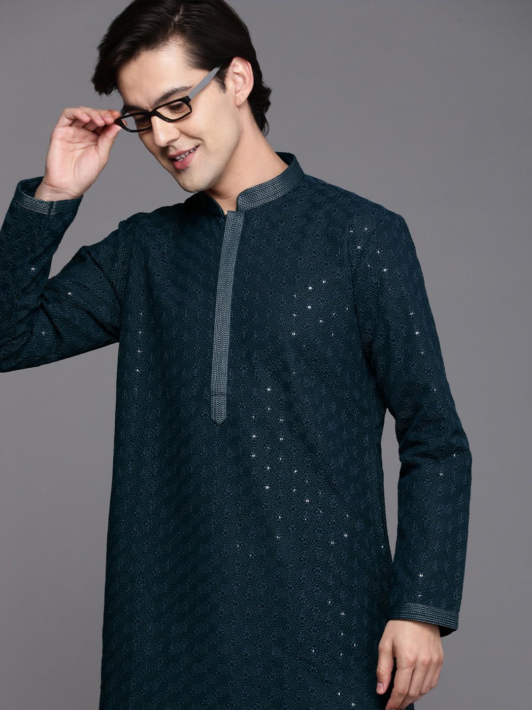 Manyavar Men Navy Blue Ethnic Motifs Sequinned Silk Georgette Kurta with Churidar-picture-32