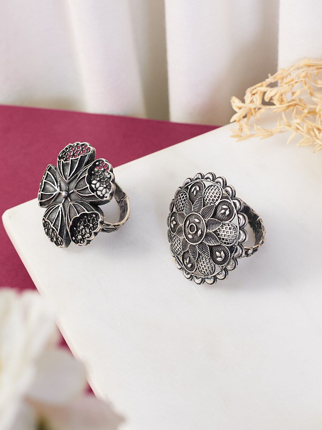 ATIBELLE Set Of 2 Oxidized Silver-Plated Floral-Charm Finger Ring