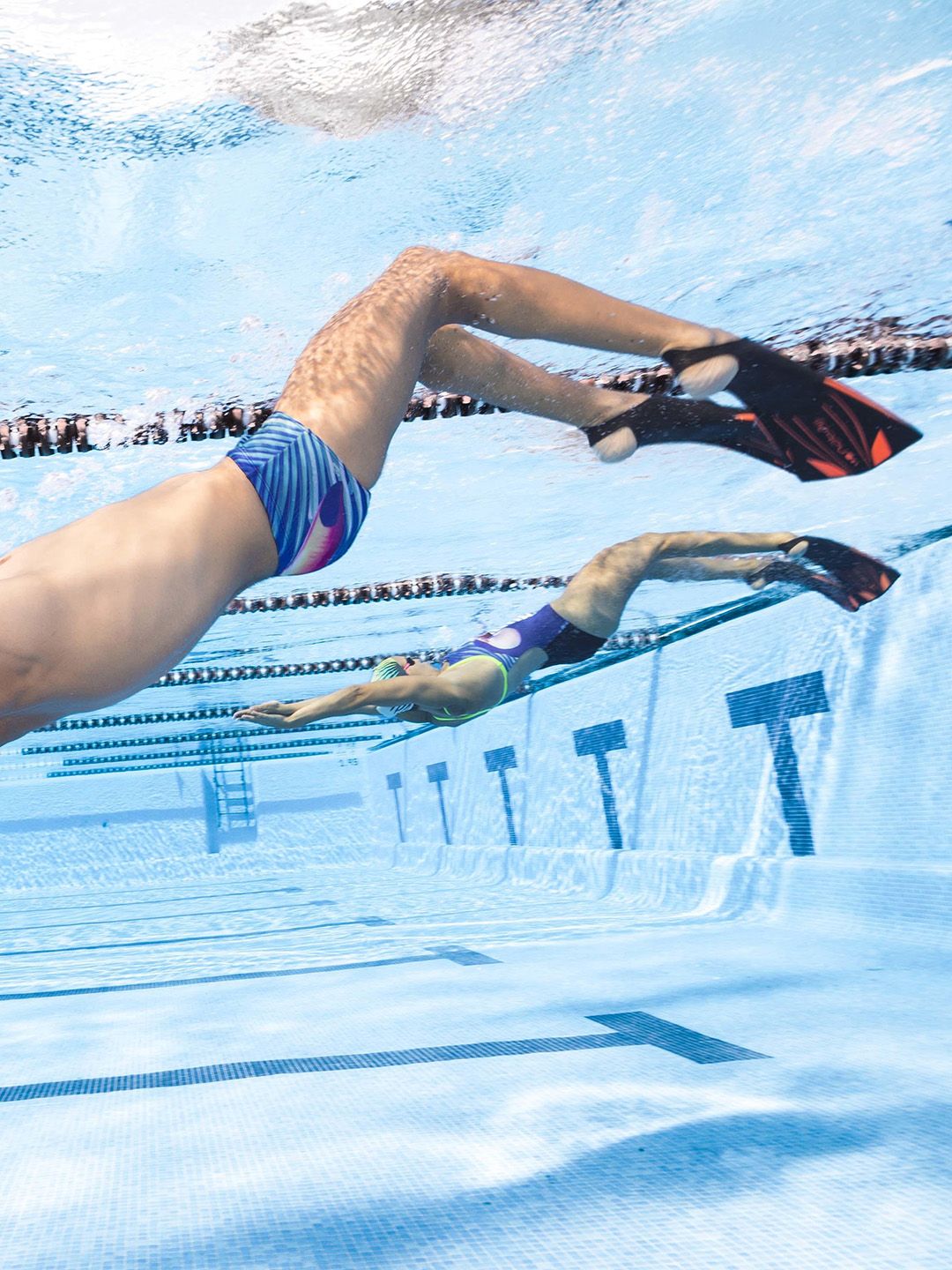 Decathlon Black & Red Solid Swim Fin