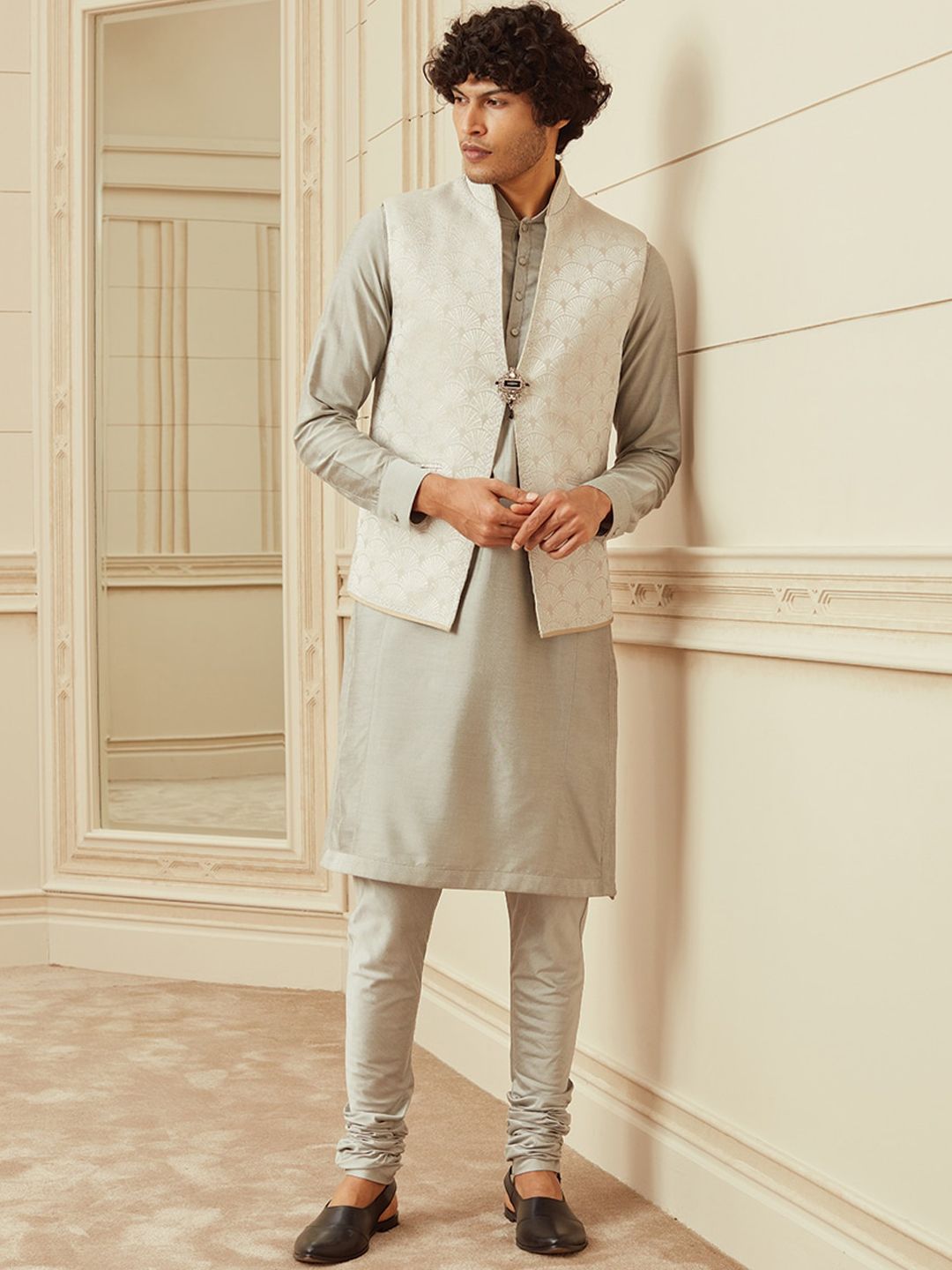 Tasva Men Silver-Coloured Aari Embroidered Jacquard Kurta with Churidar & Nehru Jacket-picture-37