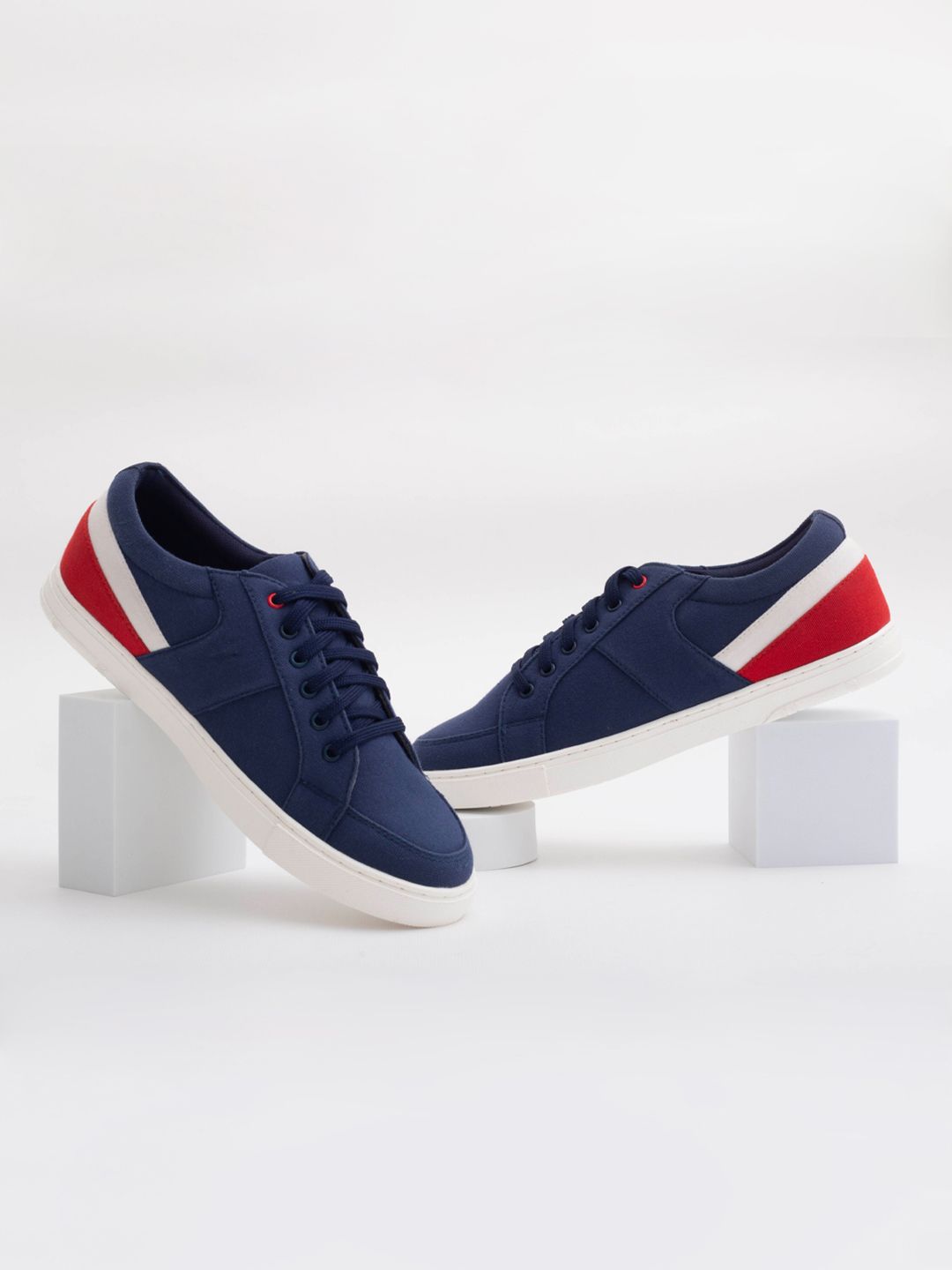 Big Fox Men Blue Colourblocked Sneakers