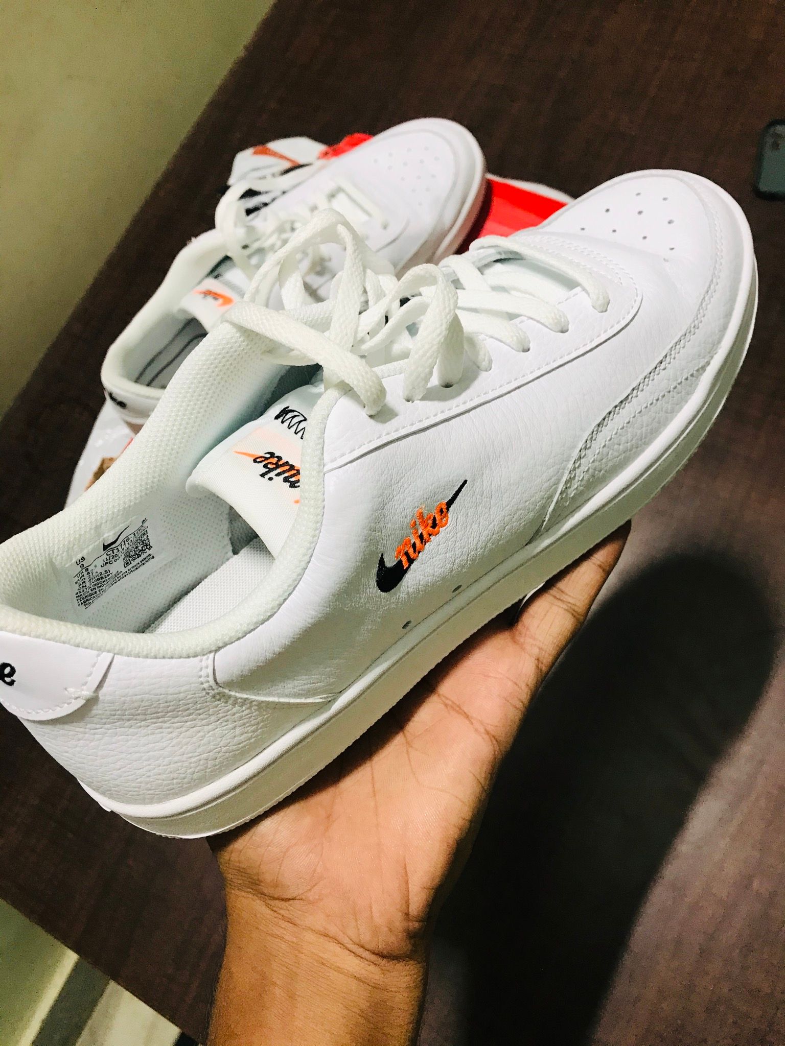 nike court vintage premium leather trainers in white