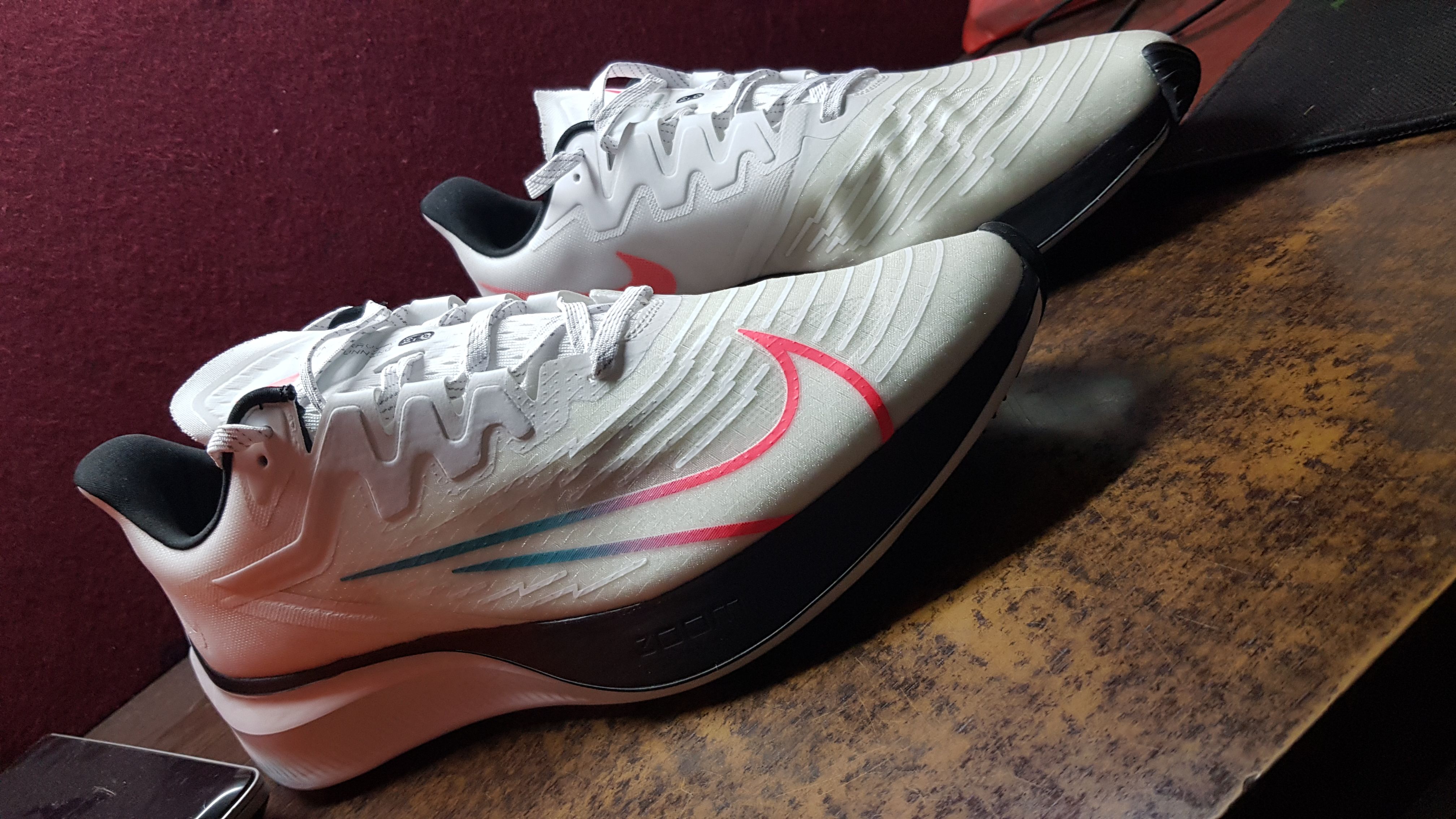 nike zoom gravity 2 white