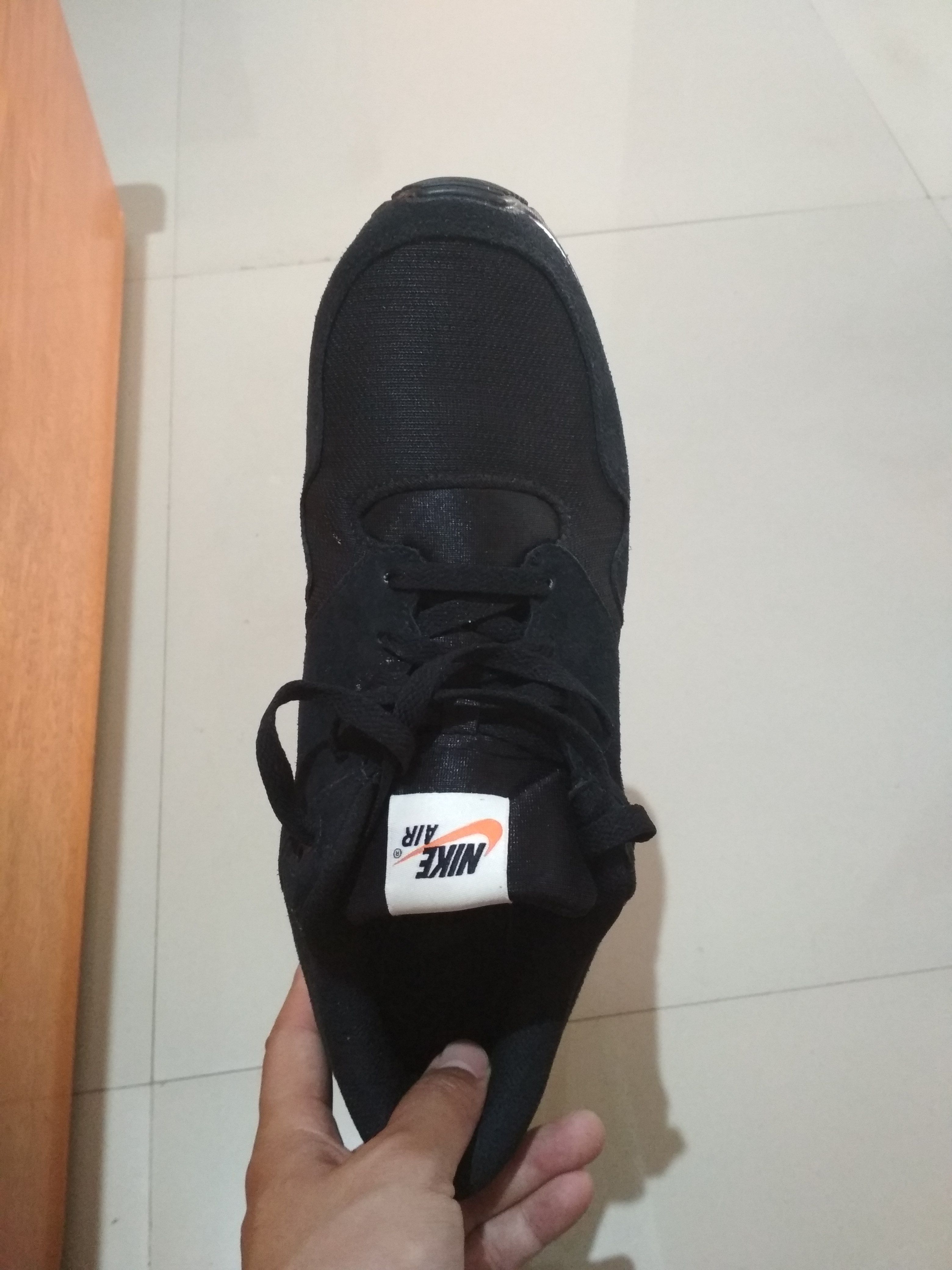 nike men black solid air vibenna sneakers