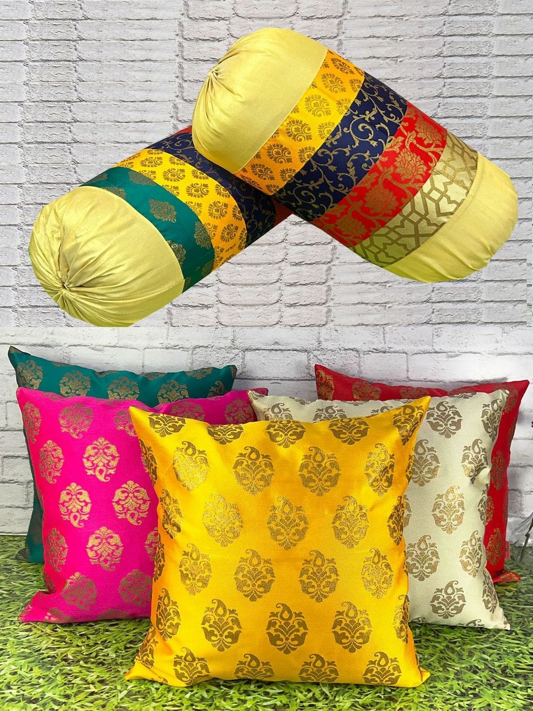 Pink Parrot Gold-Toned & Pink Set of 7 Ethnic Motifs Round Cushion Covers-picture-22