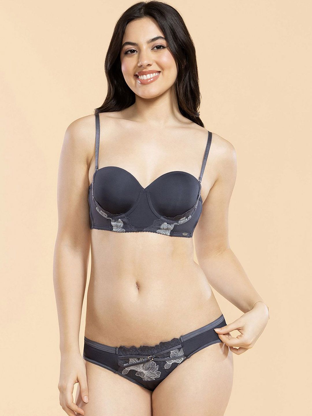 Enamor Solid Embroidered Low-Rise Bikini Brief-picture-19