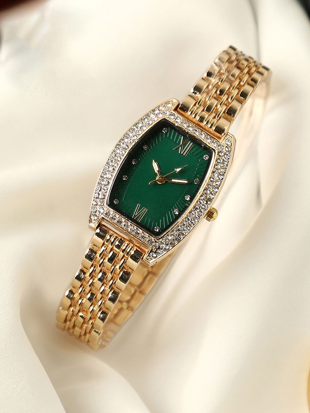 HAUTE SAUCE by Campus Sutra Women Embellished Dial & Stainless Steel Bracelet Style Straps Analogue Watch-picture-21