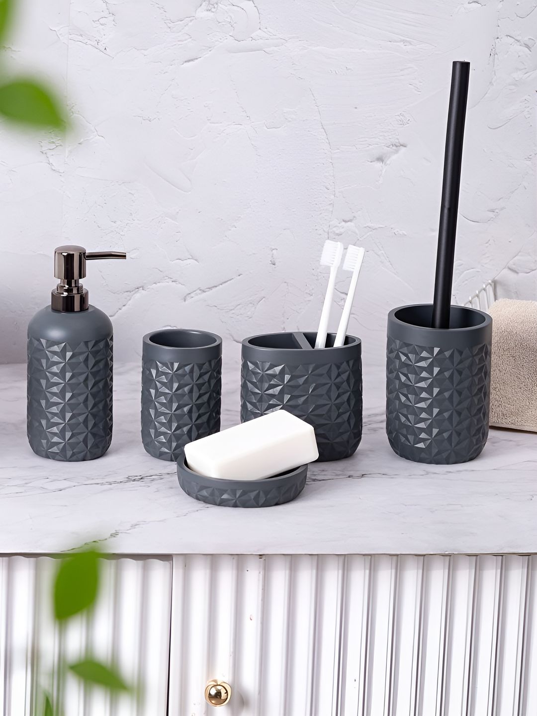 Pano Black 4 piece Textured Polyresin Bath Accessories Set-image-37