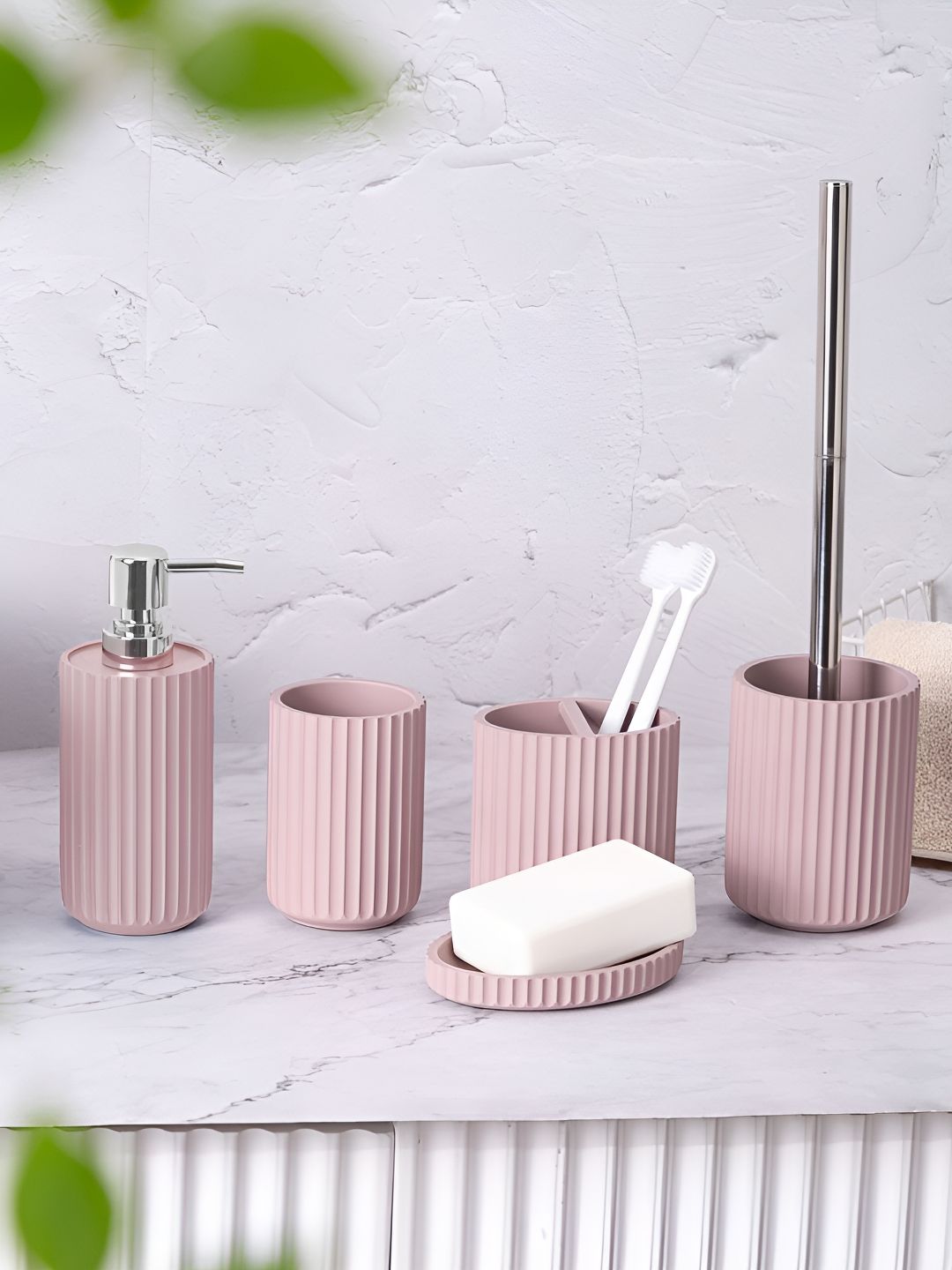 Pano Pink 4 piece Textured Polyresin Bath Accessories Set-image-33