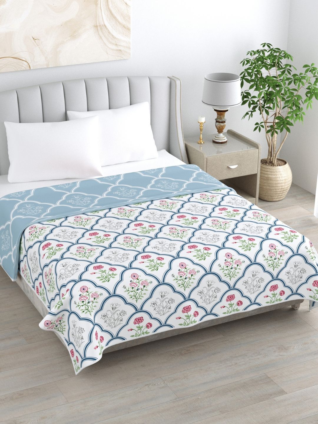 haus & kinder White & Blue Floral AC Room 300 GSM Pure Cotton Reversible Double Bed Dohar