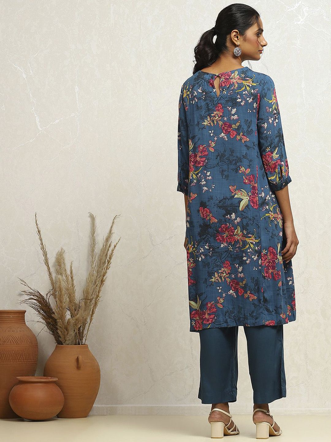 Women Blue Floral Printed Straight Kurta With Plazo & Dupatta