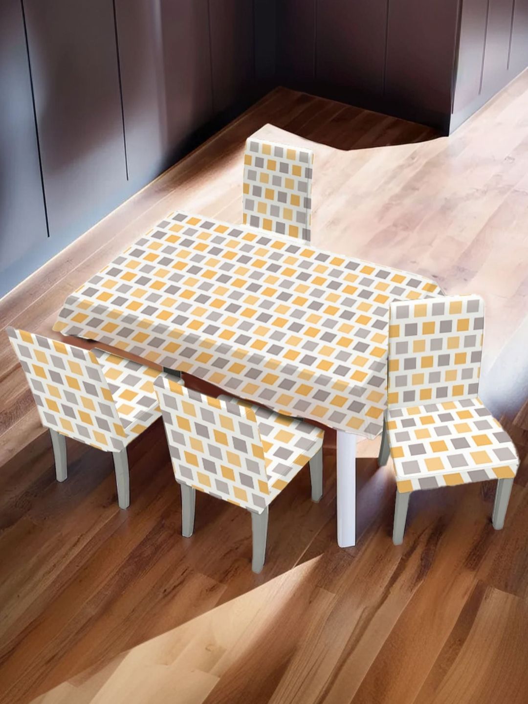 UMAI Grey Set of 5 Geometric Printed 4-Seater Table Cover