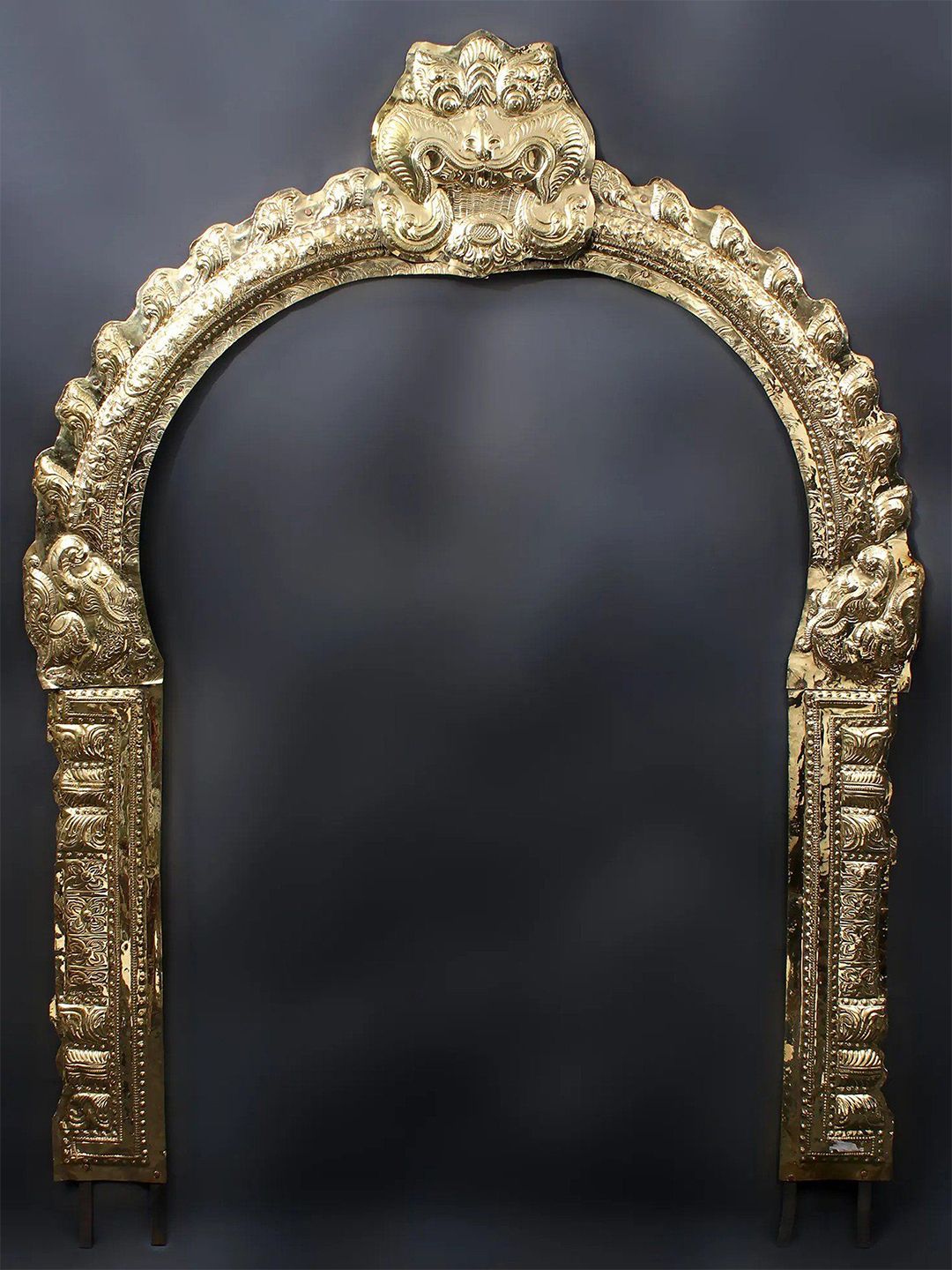 Exotic India Gold-Toned Thiruvachi Arch Brass Temple Prabhavali-picture-27
