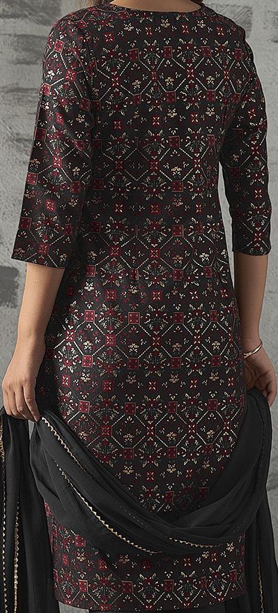 Women's Green Ethnic Motif Printed Thread Work Straight Kurta