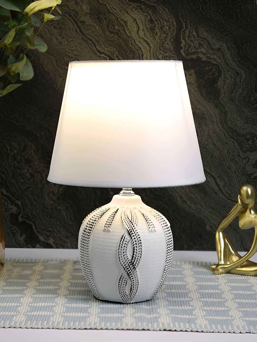 TAYHAA White & Black Textured Ceramic Contemporary Frusturical Shaped Table Lamp-picture-18