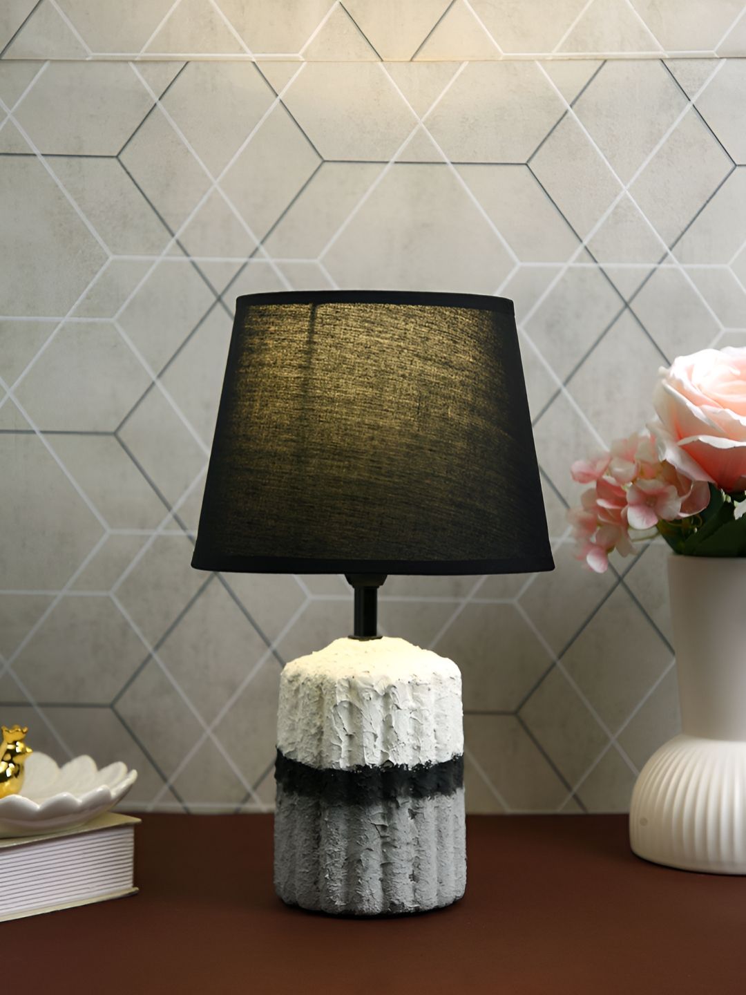 TAYHAA Black Textured Ceramic Contemporary Frusturical Shaped Table Lamp-picture-14