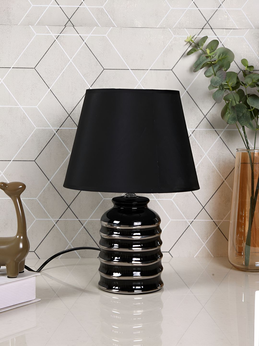 TAYHAA Black Textured Ceramic Frusturical Shaped Table Lamp-picture-14