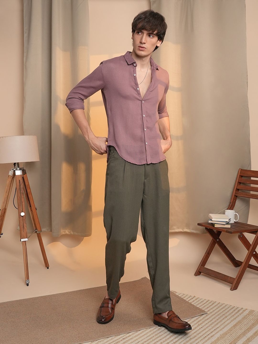 Campus Sutra Men Comfort Spread Collar Solid Casual Shirt-picture-23