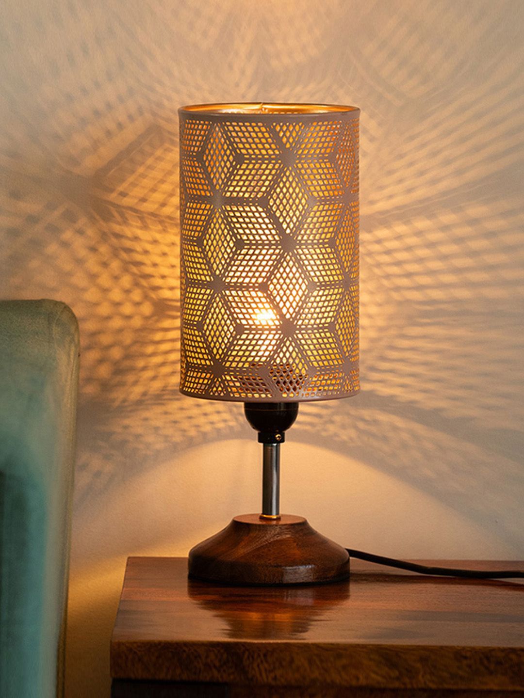 ExclusiveLane Peach Isometric Cubes Textured Iron Contemporary Cylindrical Table Lamp-picture-45
