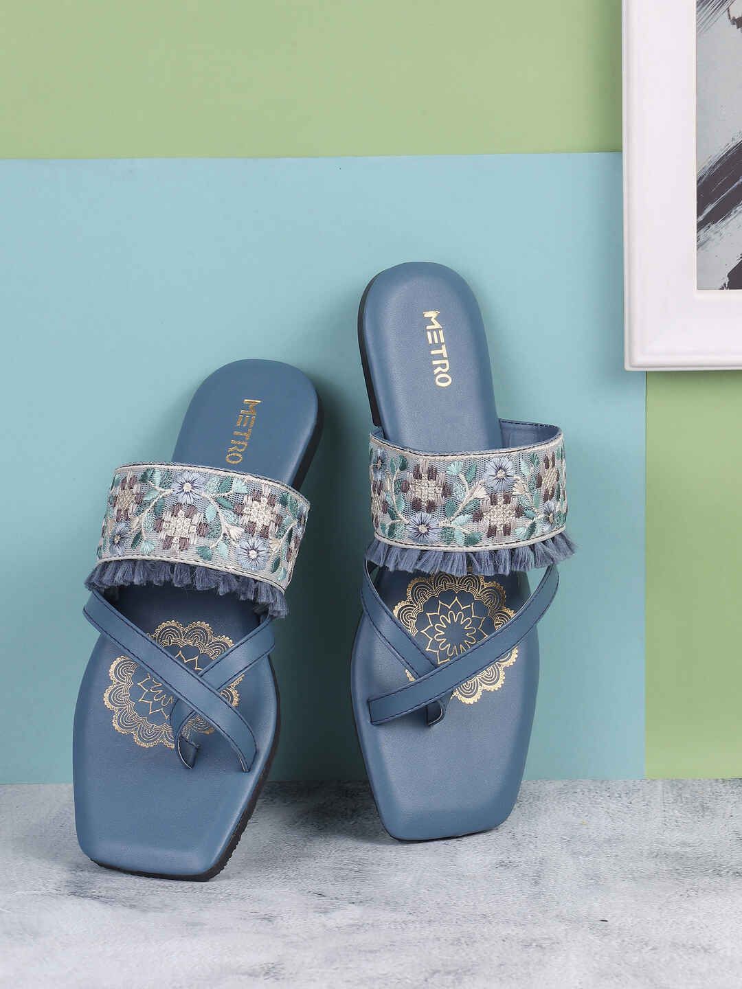 Metro Women Printed One Toe Flats with Bows-picture-21