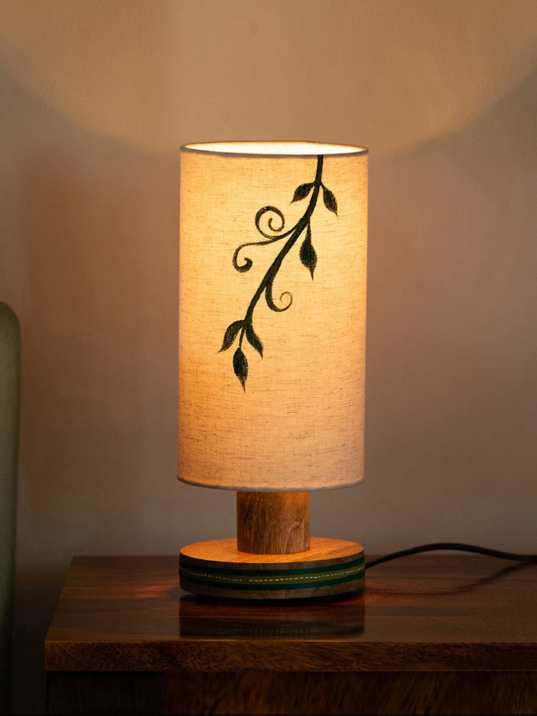 ExclusiveLane Off White & Brown Grape Vines Printed Cylindrical Shaped Table Lamp-image-49