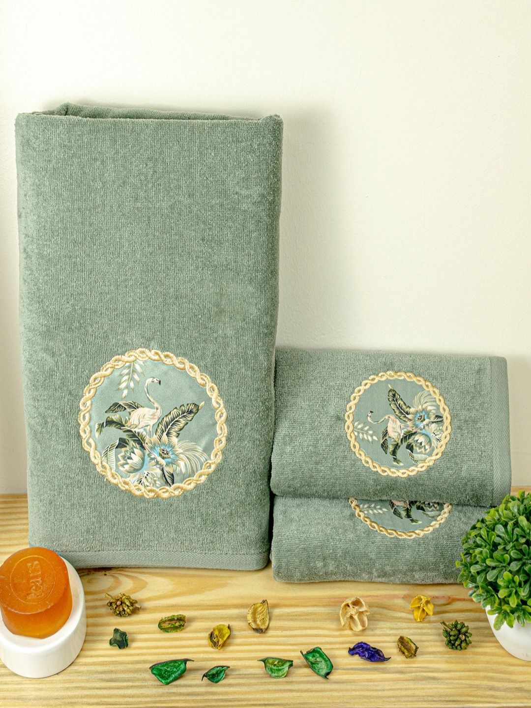 RANGOLI Green & Beige 3 Piece Cotton 450 GSM Towel Set-image-13