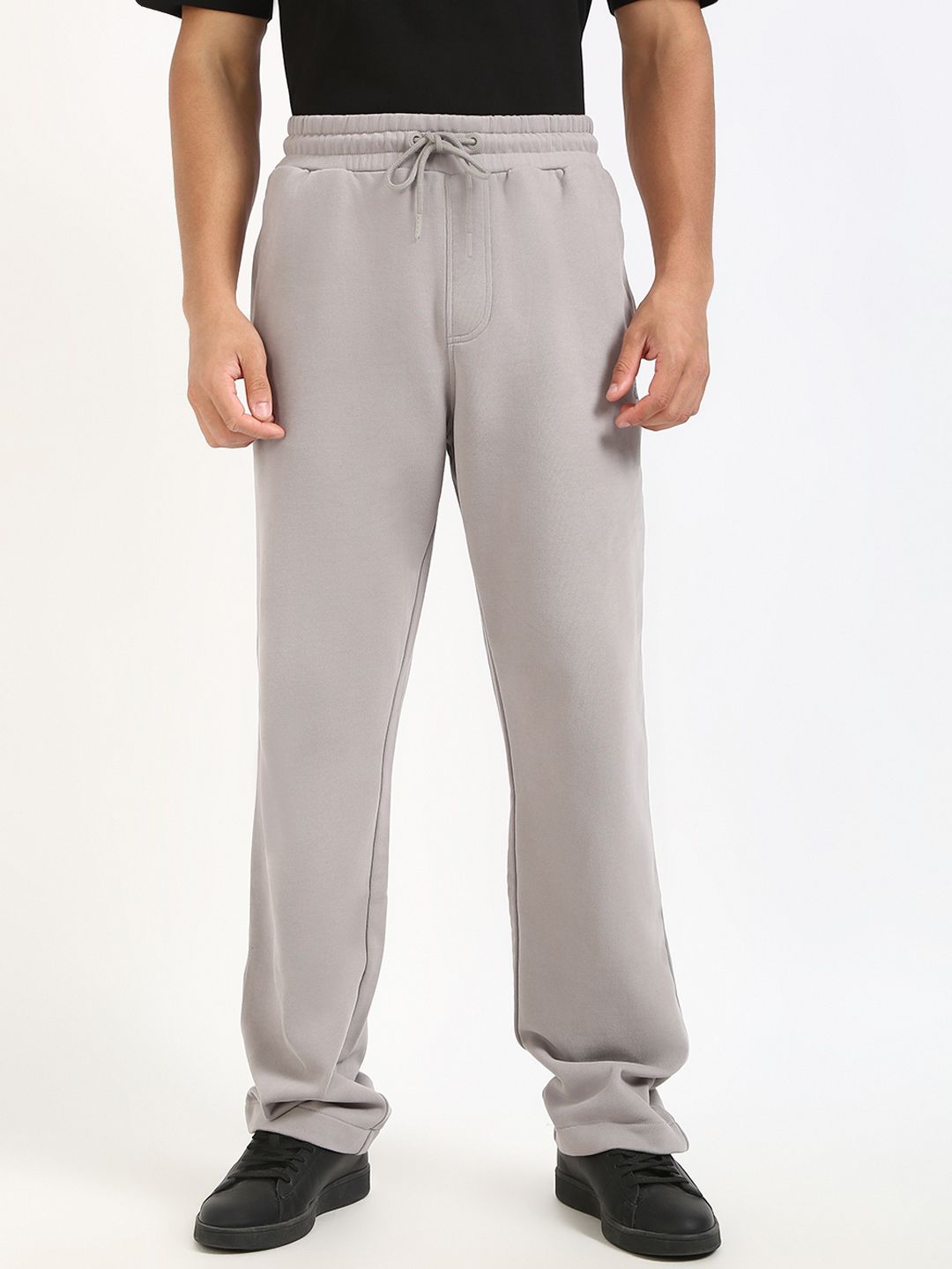 Calvin Klein Jeans Men Cotton Relaxed-Fit Mid Rise Track Pants-picture-31
