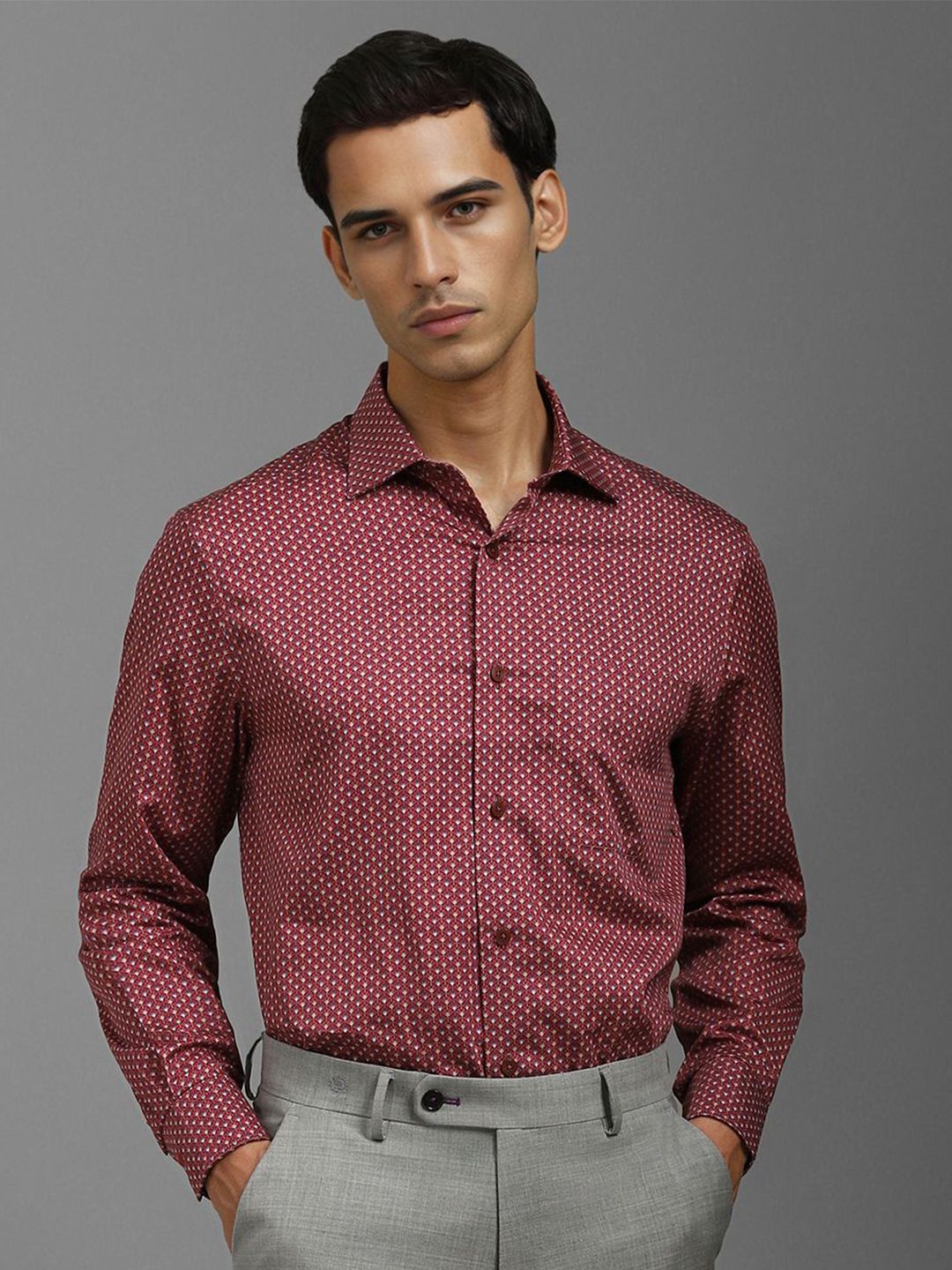 Louis Philippe Men Classic Spread Collar Floral Printed Cotton Formal Shirt-picture-35