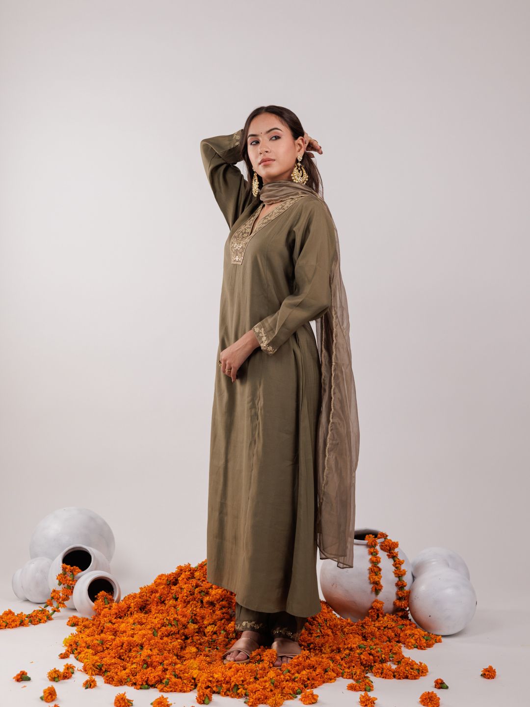 Women Floral Yoke Design Sequinned Kurta with Trousers main image 0